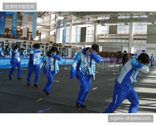 指挥系统介入赛事关键点位，动态应急调度机制支撑起大型场馆安全闭环