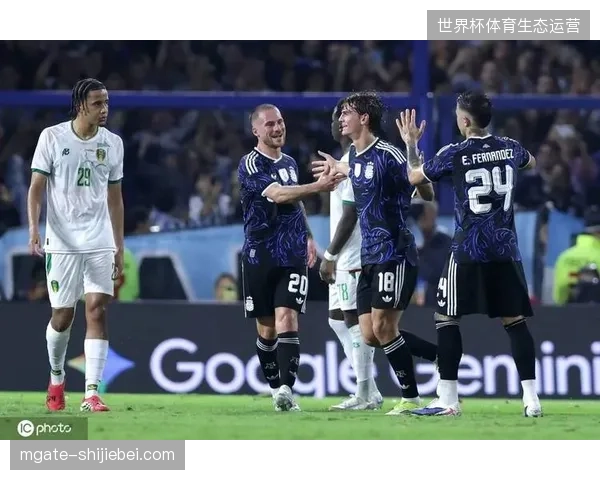 梅西替补登场119秒导演两粒进球,阿根廷以一场完胜结束世界杯前最终热身 梅西替补登场119秒导演两粒进球,阿根廷以一场完胜结束世界杯前最终热身